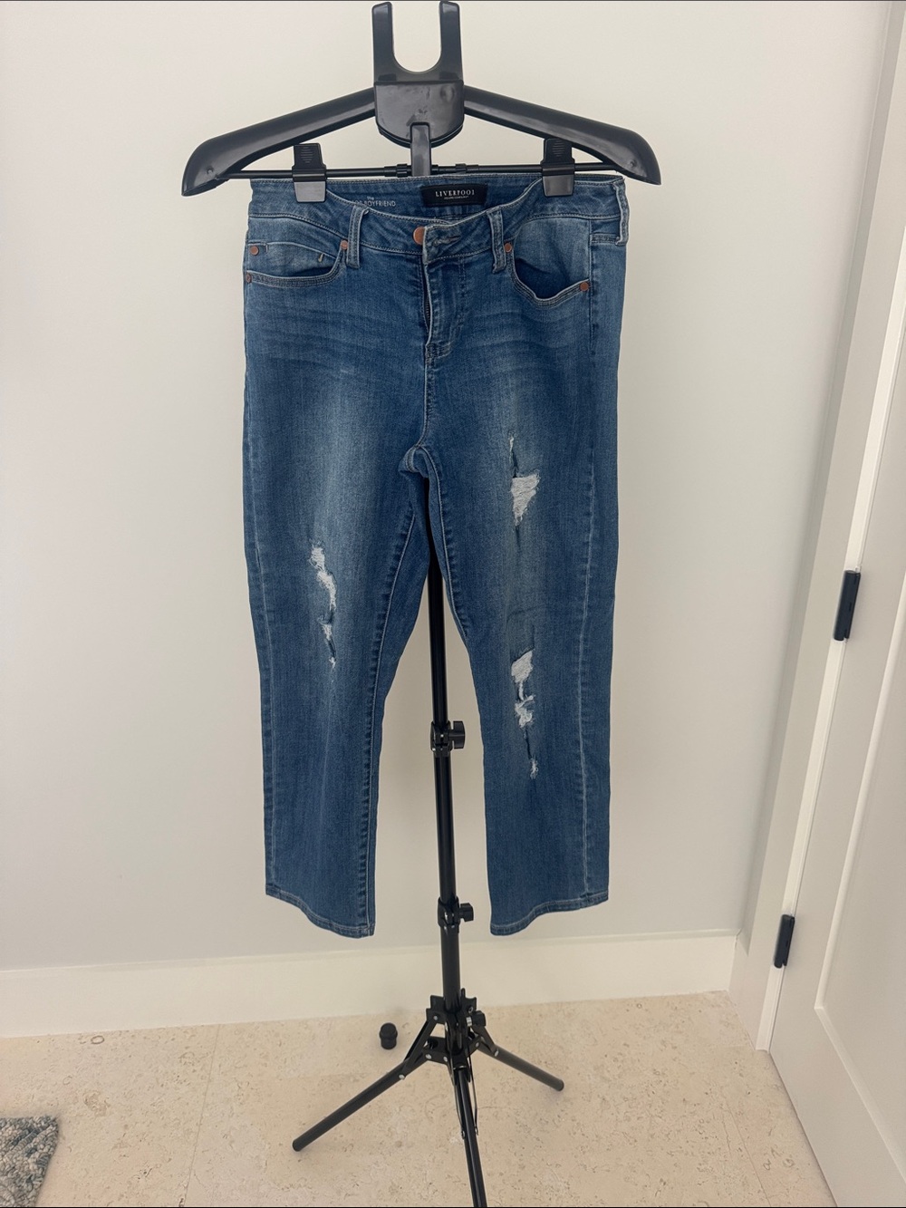 Liverpool Jeans Company the Crop Boyfriend Distressed Blue Jean Size 6/28